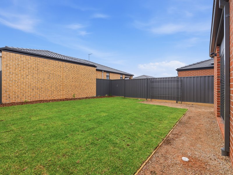 Photo - 31 Tuff Street, Werribee VIC 3030 - Image 19