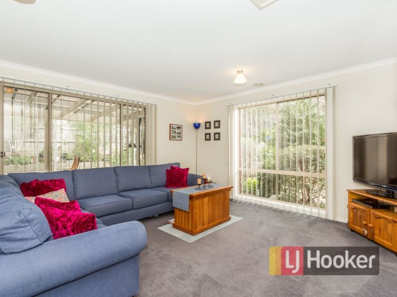 Photo - 31 Tuscany Rise, Pakenham VIC 3810 - Image 3