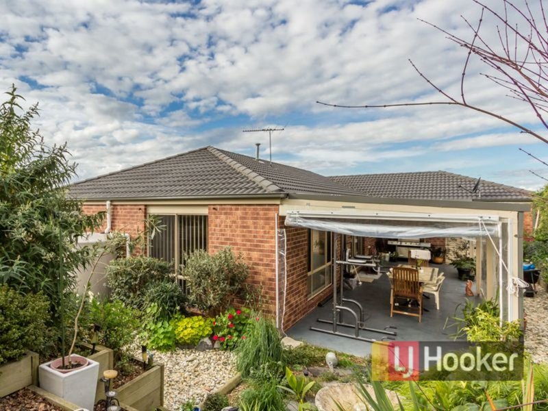 Photo - 31 Tuscany Rise, Pakenham VIC 3810 - Image 5