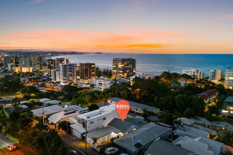 Photo - 31 Tweed Street, Coolangatta QLD 4225 - Image 2