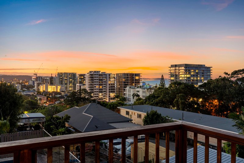 Photo - 31 Tweed Street, Coolangatta QLD 4225 - Image 3