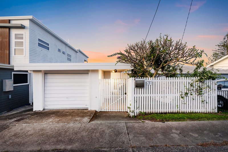 Photo - 31 Tweed Street, Coolangatta QLD 4225 - Image 5