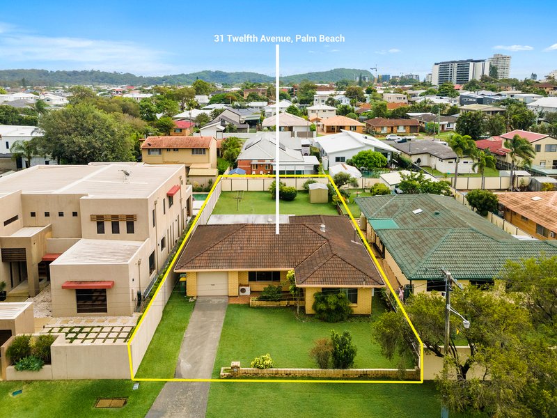 Photo - 31 Twelfth Avenue, Palm Beach QLD 4221 - Image 2