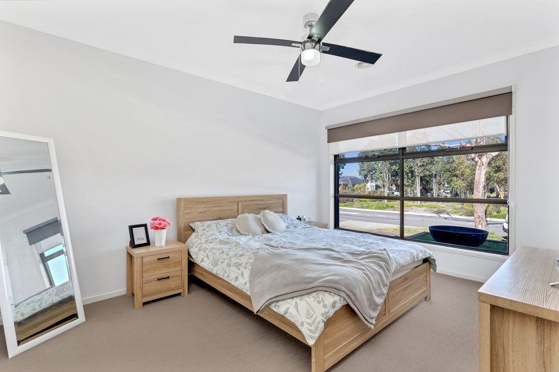 Photo - 31 Vaughan Chase, Wyndham Vale VIC 3024 - Image 7