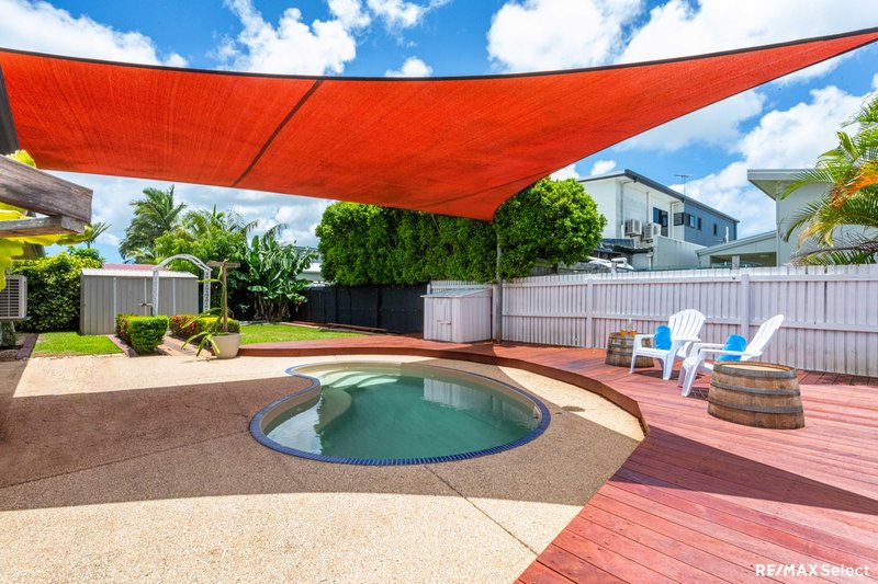 Photo - 31 Victor Avenue, Glenella QLD 4740 - Image 2