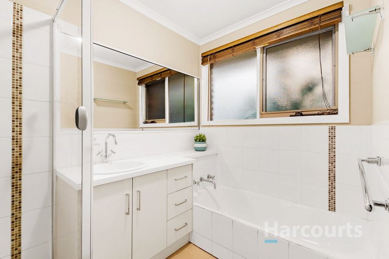 Photo - 31 Wainewright Avenue, Mooroolbark VIC 3138 - Image 10