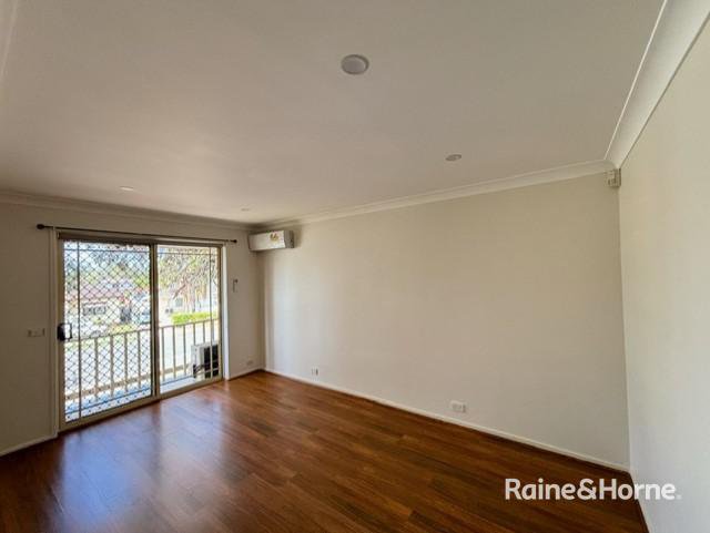 Photo - 3/1 Waratah Crescent, Macquarie Fields NSW 2564 - Image 6