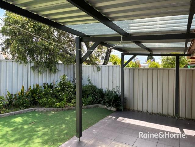 Photo - 3/1 Waratah Crescent, Macquarie Fields NSW 2564 - Image 9