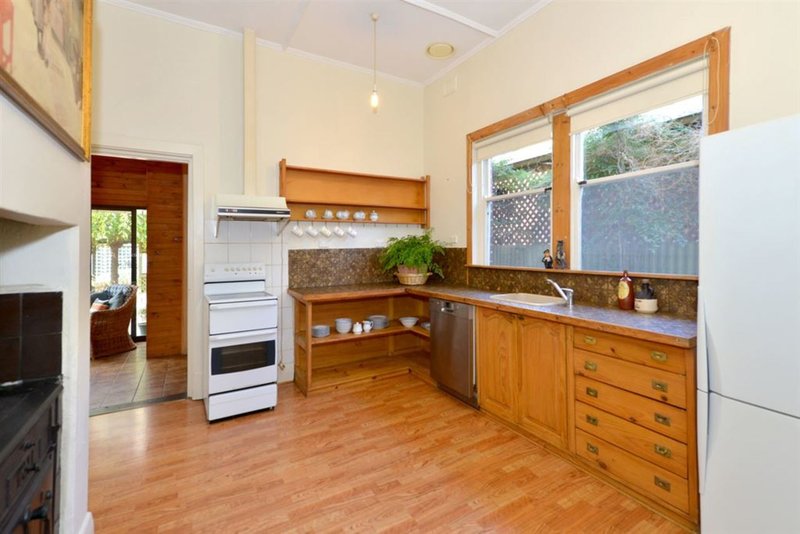 Photo - 31 Waratah Street, Seacliff SA 5049 - Image 10