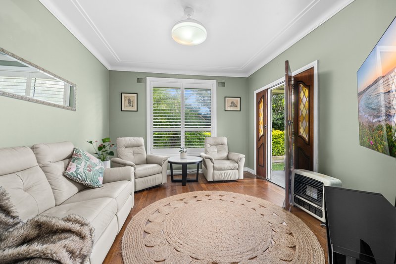 Photo - 31 Warburton Street, Chifley NSW 2036 - Image 4