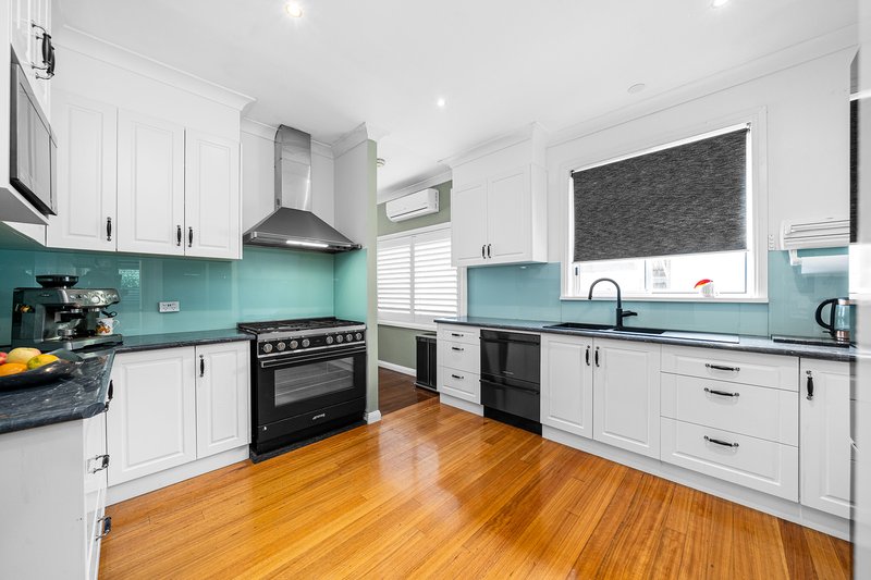 Photo - 31 Warburton Street, Chifley NSW 2036 - Image 6