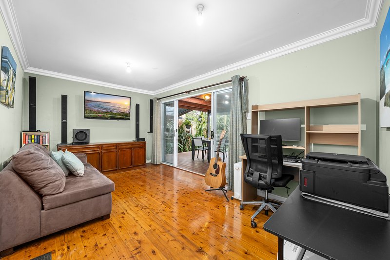 Photo - 31 Warburton Street, Chifley NSW 2036 - Image 9