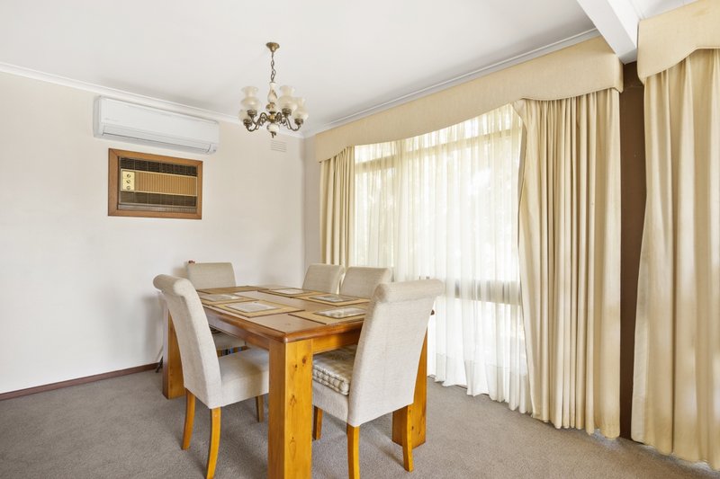 Photo - 31 Warrenwood Avenue, Hoppers Crossing VIC 3029 - Image 7