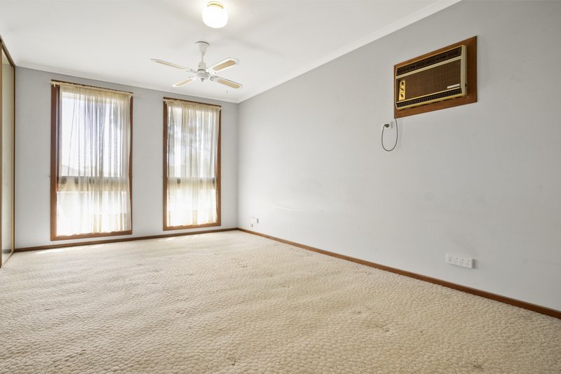 Photo - 31 Warrenwood Avenue, Hoppers Crossing VIC 3029 - Image 9