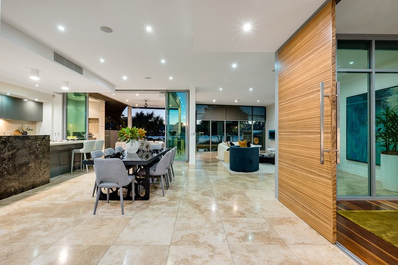 Photo - 31 Waterline Crescent, Bulimba QLD 4171 - Image 4