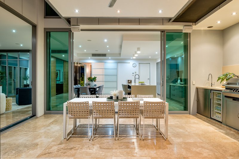 Photo - 31 Waterline Crescent, Bulimba QLD 4171 - Image 6