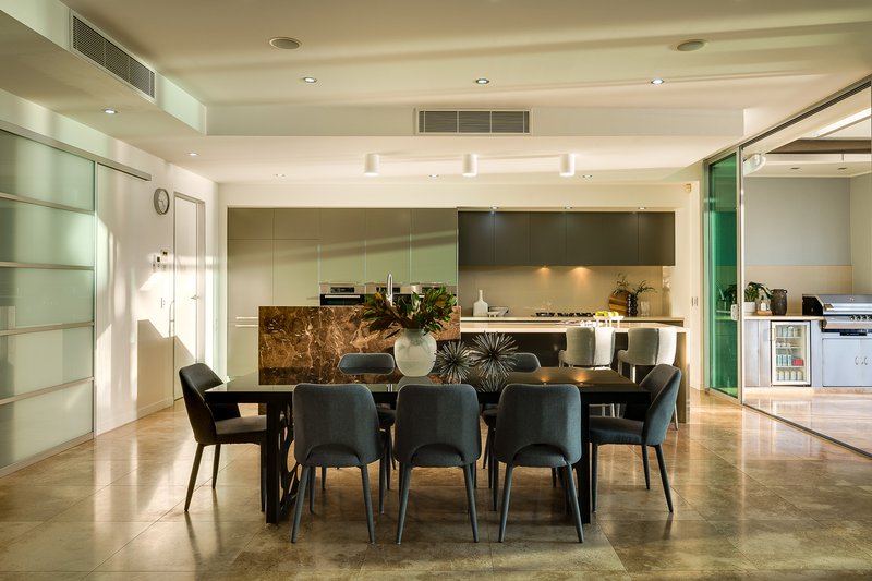 Photo - 31 Waterline Crescent, Bulimba QLD 4171 - Image 8