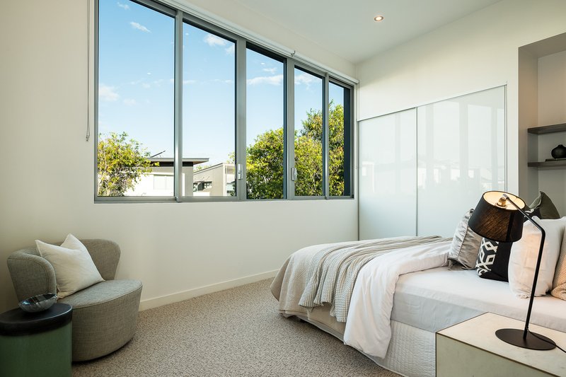 Photo - 31 Waterline Crescent, Bulimba QLD 4171 - Image 17