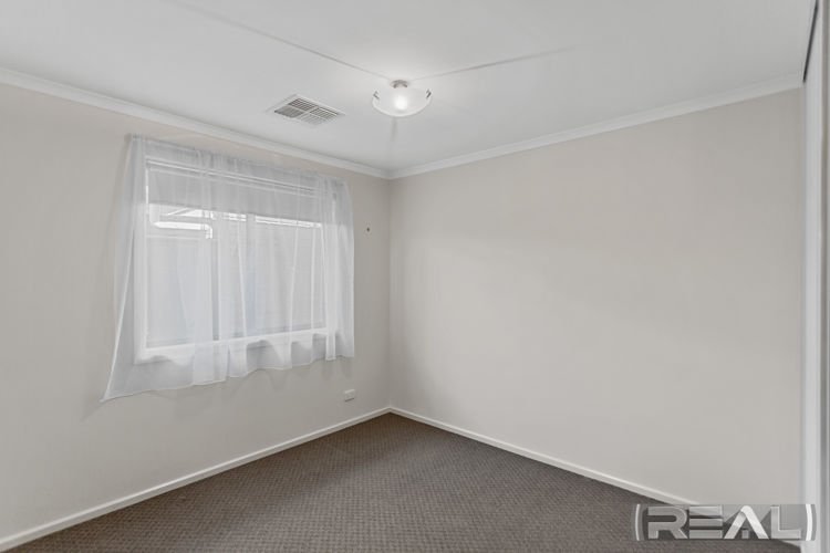 Photo - 31 Wattle Crescent, Munno Para West SA 5115 - Image 11