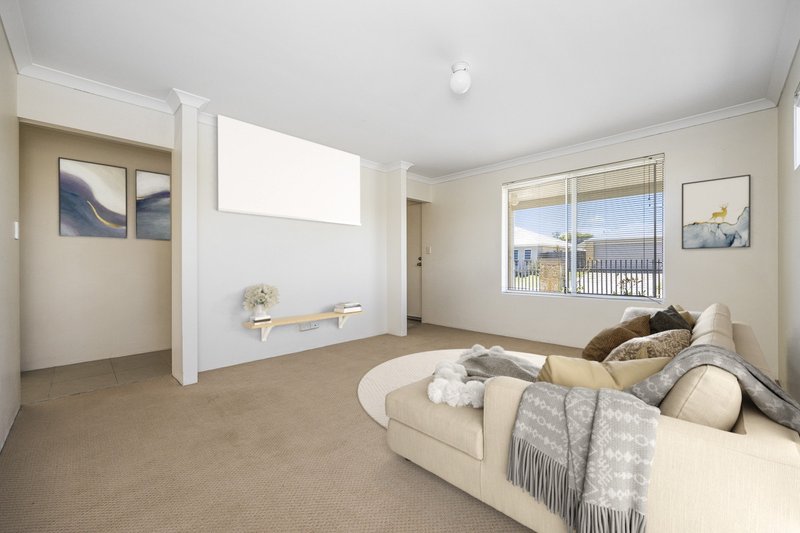 Photo - 31 Whitecap Street, Yanchep WA 6035 - Image 3