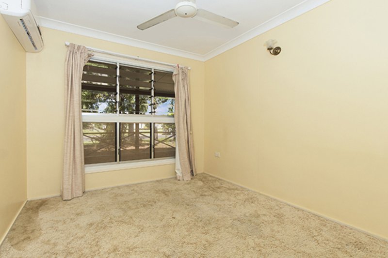 Photo - 31 Whitsunday Drive, Kirwan QLD 4817 - Image 6