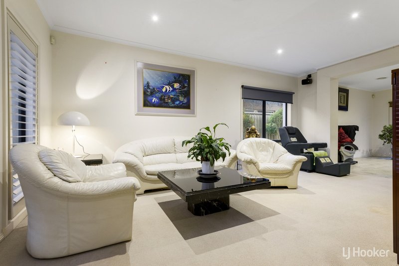 Photo - 31 William Mcpherson Crescent, Seabrook VIC 3028 - Image 2