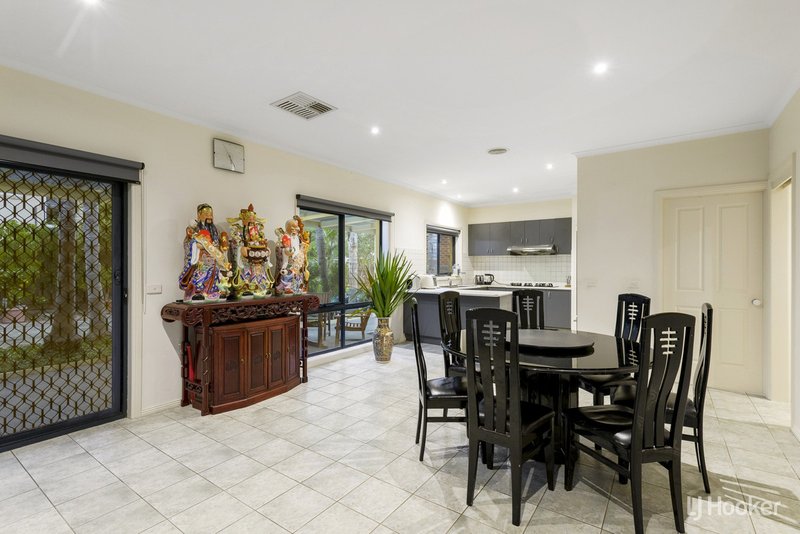 Photo - 31 William Mcpherson Crescent, Seabrook VIC 3028 - Image 4