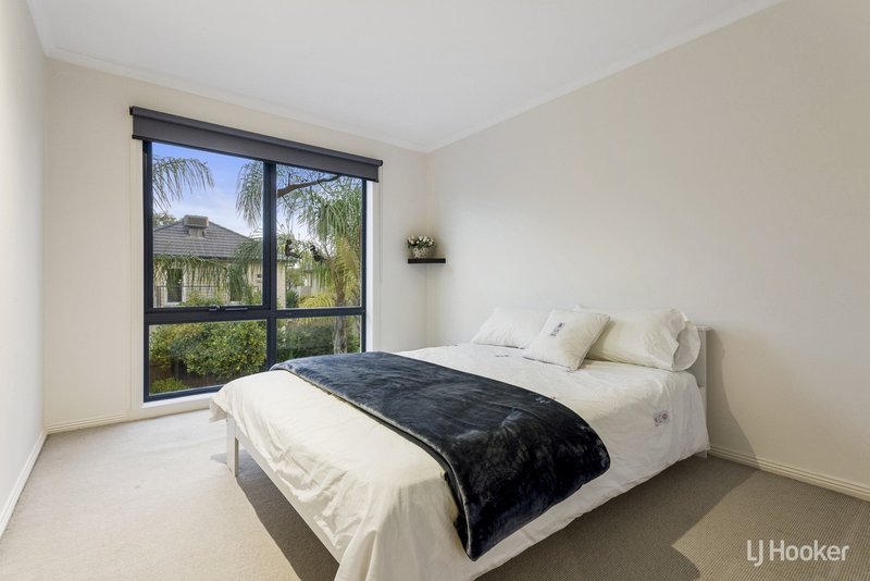 Photo - 31 William Mcpherson Crescent, Seabrook VIC 3028 - Image 7