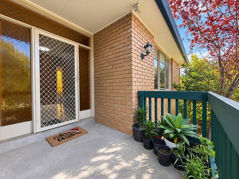 Photo - 31 Winston Road, Viewbank VIC 3084 - Image 2