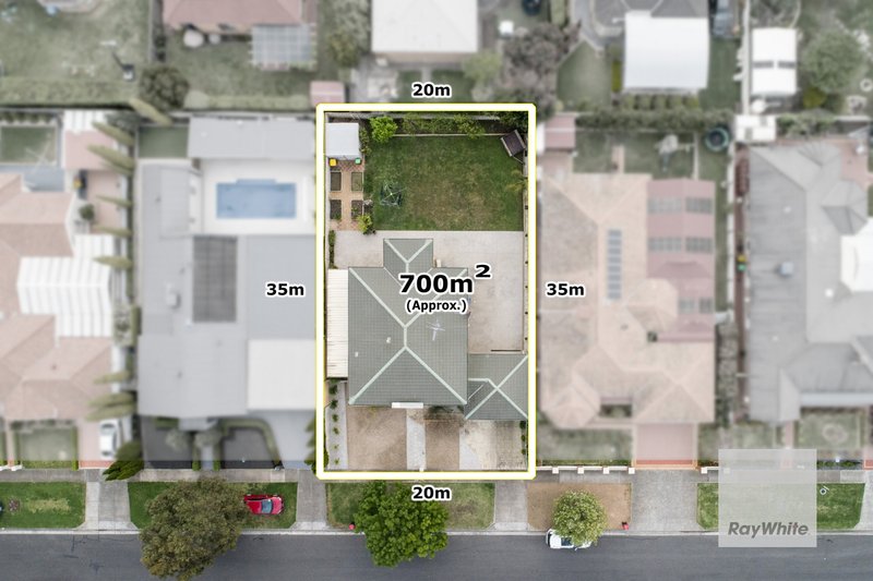 Photo - 31 Wolviston Avenue, Hillside VIC 3037 - Image 2