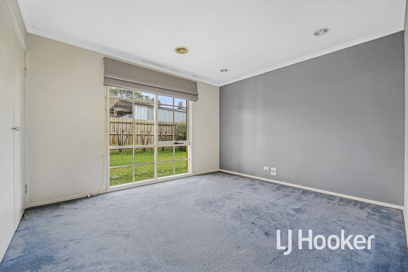 Photo - 31 Woodlands Crescent, Narre Warren VIC 3805 - Image 6