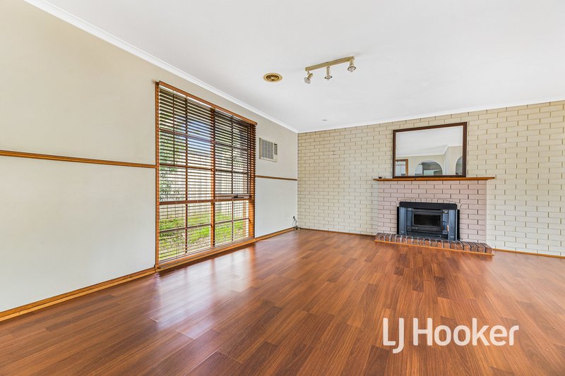 Photo - 31 Woodlands Crescent, Narre Warren VIC 3805 - Image 10