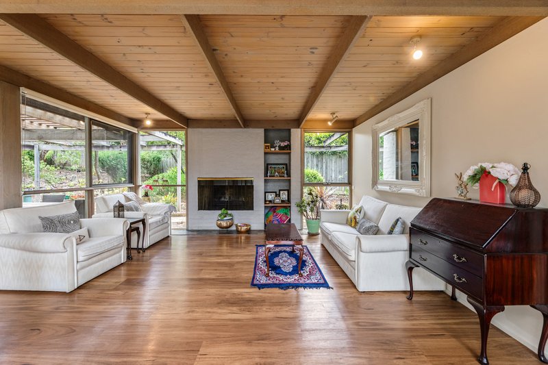 Photo - 31 Woodleigh Crescent, Vermont South VIC 3133 - Image 1