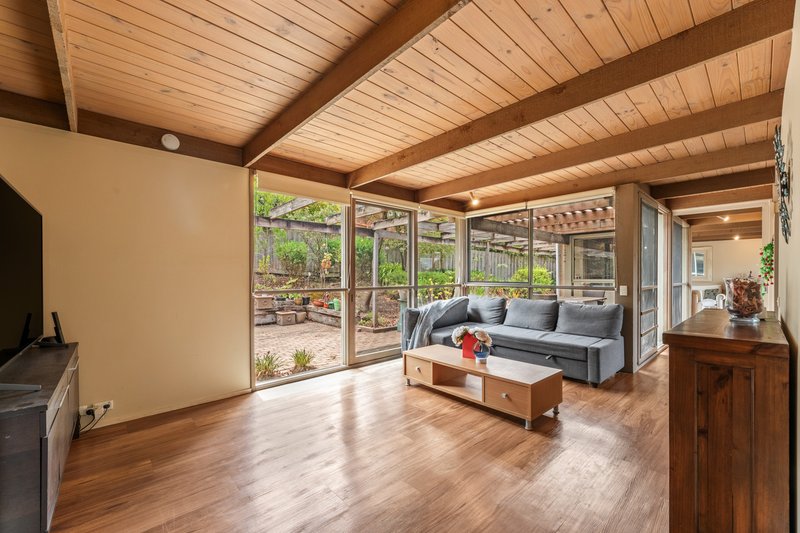 Photo - 31 Woodleigh Crescent, Vermont South VIC 3133 - Image 4