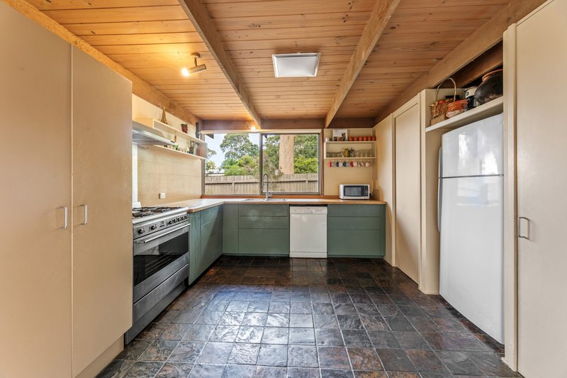 Photo - 31 Woodleigh Crescent, Vermont South VIC 3133 - Image 6