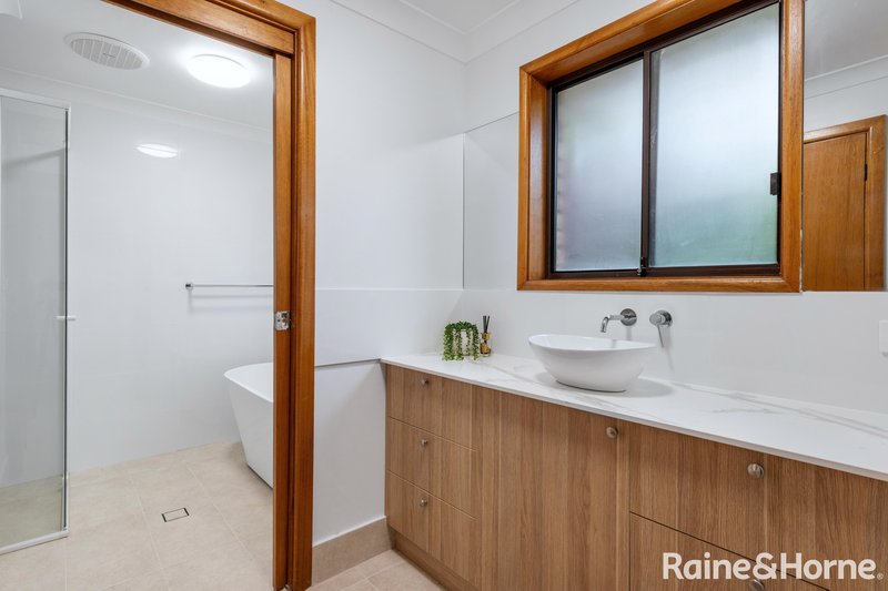 Photo - 31 Yeovil Drive, Bomaderry NSW 2541 - Image 5