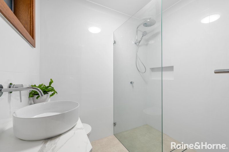 Photo - 31 Yeovil Drive, Bomaderry NSW 2541 - Image 7