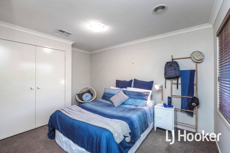 Photo - 31 Yuruga Boulevard, Point Cook VIC 3030 - Image 13