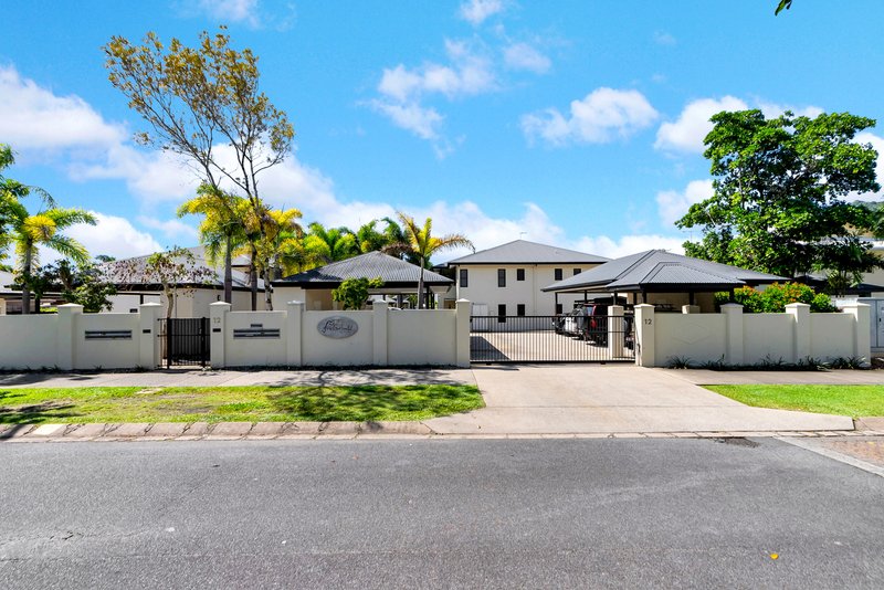 Photo - 3/10-12 Oyster Court, Trinity Beach QLD 4879 - Image 12