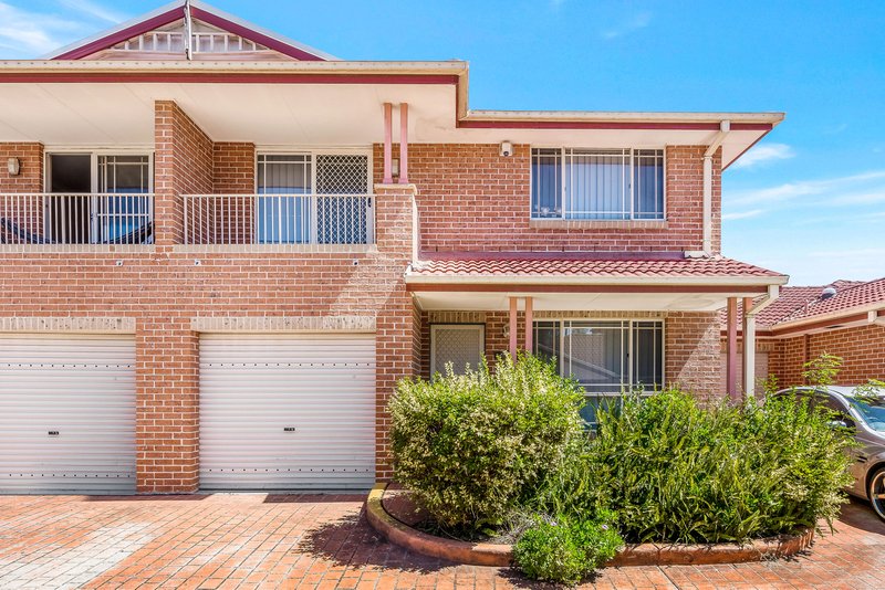 3/10-12 Peacock Close, Green Valley NSW 2168