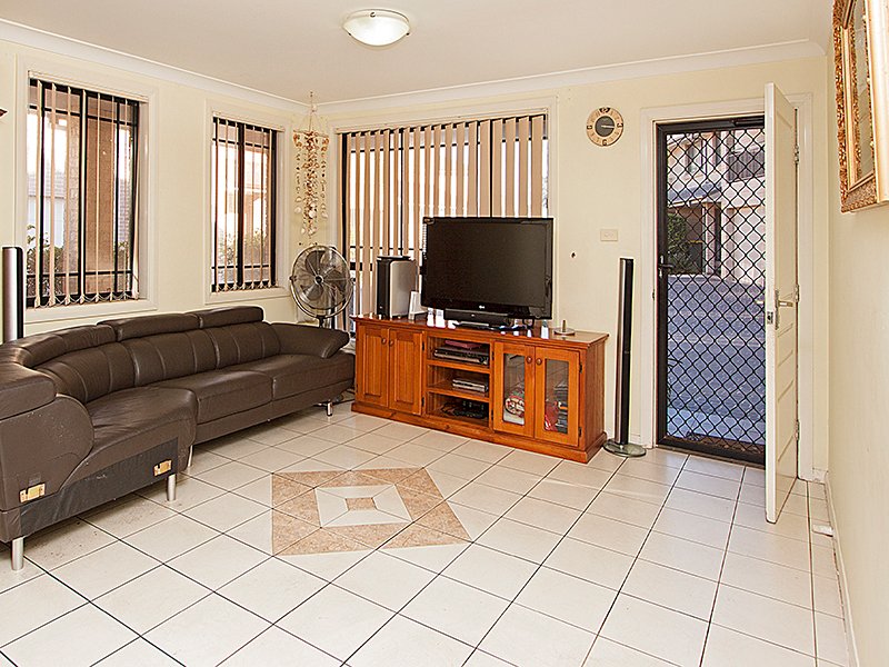 Photo - 3/10-12 Yerona Street, Prestons NSW 2170 - Image 3