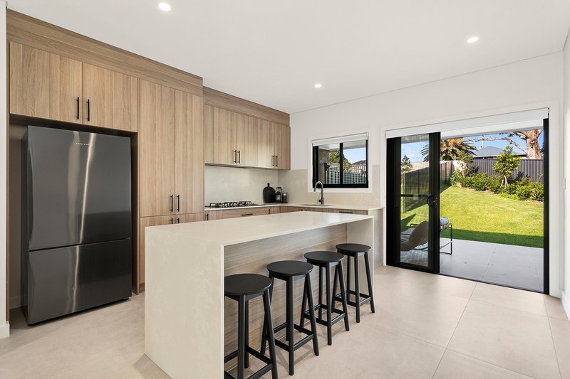 Photo - 3/10 Aitkin Place, Lake Heights NSW 2502 - Image 1