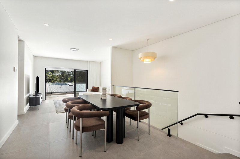 Photo - 3/10 Aitkin Place, Lake Heights NSW 2502 - Image 2