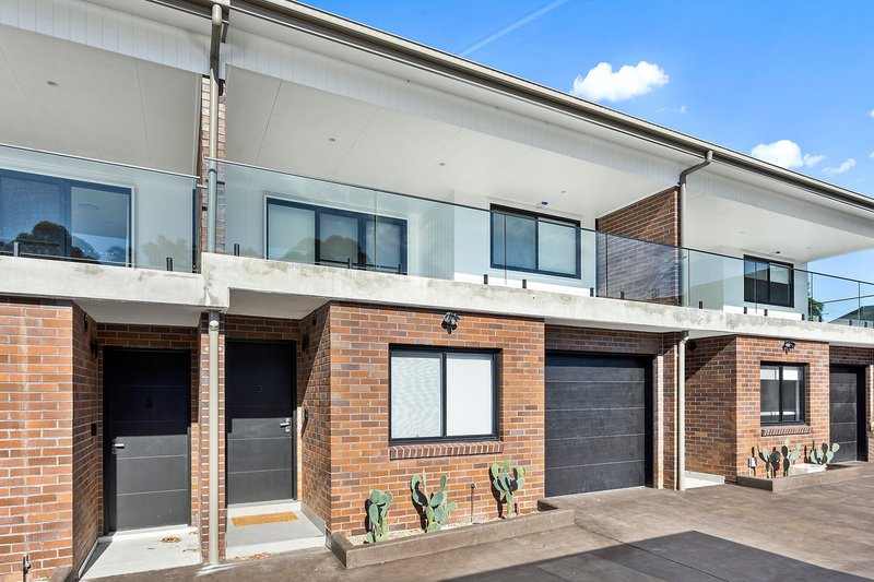 Photo - 3/10 Aitkin Place, Lake Heights NSW 2502 - Image 3