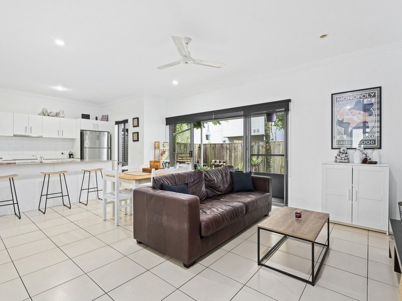 Photo - 3/10 Careel Close, Helensvale QLD 4212 - Image 6