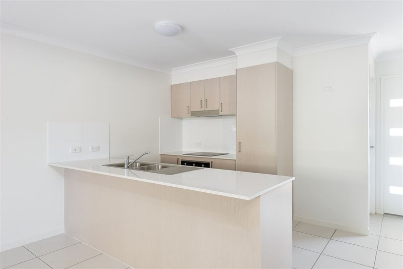 Photo - 3/10 Costalot Street, Oxley QLD 4075 - Image 3