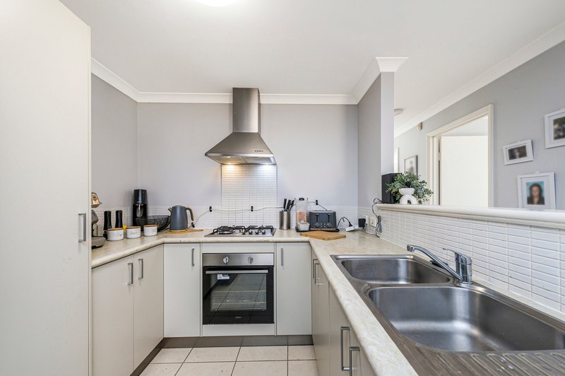 Photo - 3/10 Delamere Way, Camillo WA 6111 - Image 5