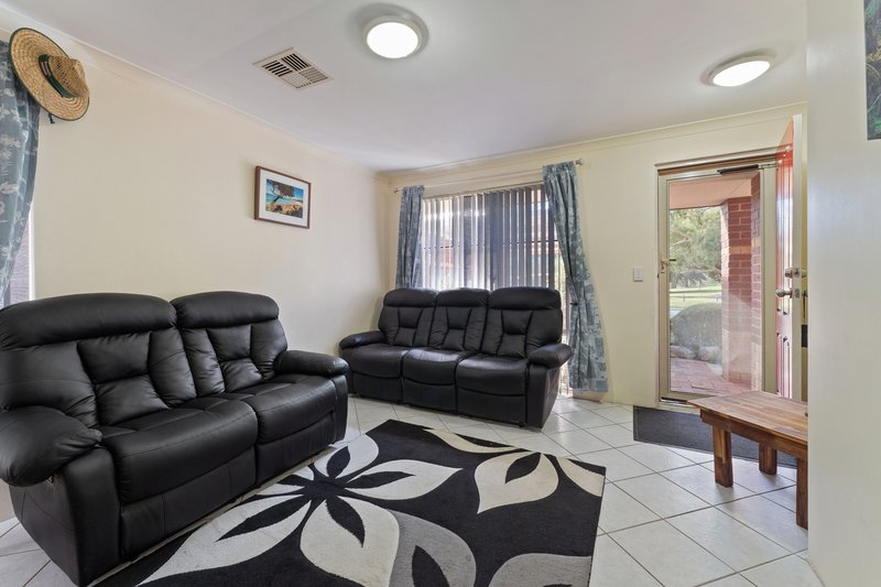 Photo - 3/10 Elanora Drive, Cooloongup WA 6168 - Image 5