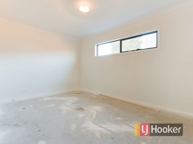 Photo - 3/10 Hayes Road, Hampton Park VIC 3976 - Image 5