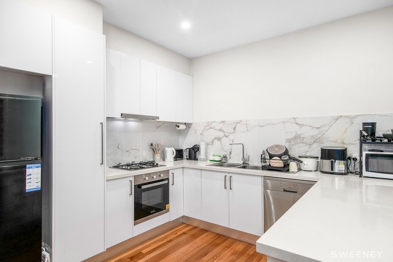 Photo - 3/10 Huxtable Avenue, Altona North VIC 3025 - Image 3